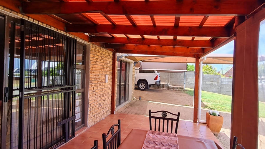 3 Bedroom Property for Sale in Dana Bay Western Cape